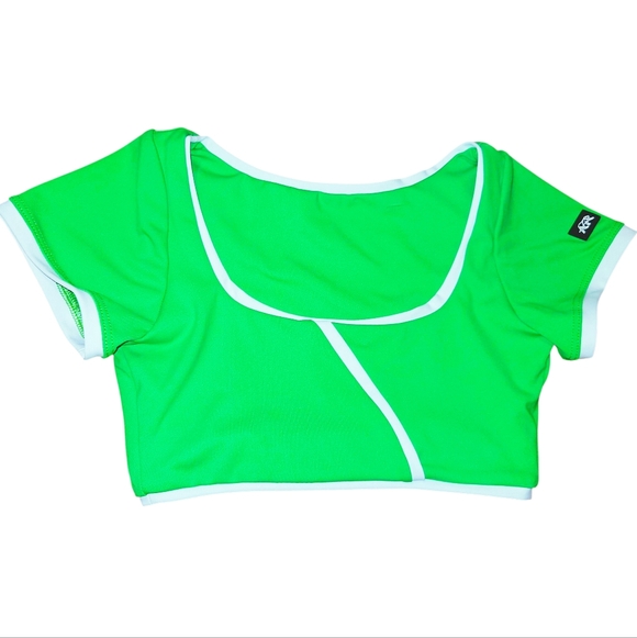 Tiger Friday Cornelia Short Sleeve Crop in Meadow Size AXS - Picture 3 of 5